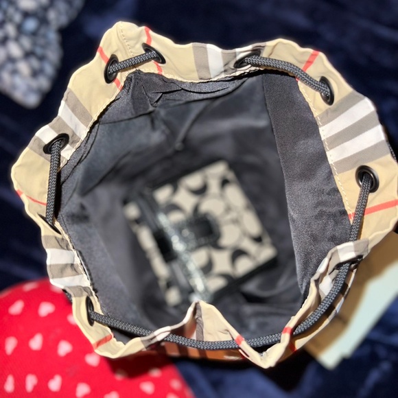 Burberry Phoebe drawstring pouch - Picture 4 of 4
